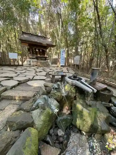 龍蛇神の社の{uncategorized: "未分類", other: "その他", undefined: "問題あり", building: "その他建物", grave: "お墓", sacred_gate: "鳥居", guardian: "狛犬", statue: "像", buddha: "仏像", history: "歴史", nature: "自然", garden: "庭園", animal: "動物", pagoda: "塔", temizu: "手水舎", mountain_gate: "山門・神門", sanctuary: "本殿・本堂", subordinate: "末社・摂社", art: "芸術", scenery: "景色", jizo: "地蔵", ema: "絵馬", goshuin: "御朱印", omikuji: "おみくじ", items: "授与品その他", amulet: "お守り", goshuincho: "御朱印帳", eats: "食事", festival: "お祭り", votive_dance: "神楽", shichigosan: "七五三参", wedding: "結婚式", experience: "体験その他", initially: "初詣", around: "周辺", anti_infection: "感染症対策"}