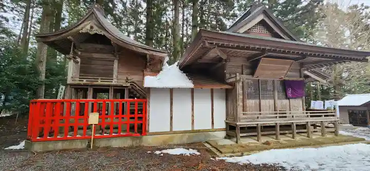 坪沼八幡神社の本殿・本堂