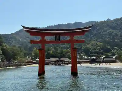 厳島神社の鳥居