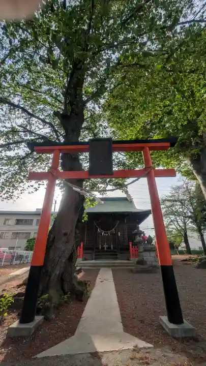 稲荷神社の{uncategorized: "未分類", other: "その他", undefined: "問題あり", building: "その他建物", grave: "お墓", sacred_gate: "鳥居", guardian: "狛犬", statue: "像", buddha: "仏像", history: "歴史", nature: "自然", garden: "庭園", animal: "動物", pagoda: "塔", temizu: "手水舎", mountain_gate: "山門・神門", sanctuary: "本殿・本堂", subordinate: "末社・摂社", art: "芸術", scenery: "景色", jizo: "地蔵", ema: "絵馬", goshuin: "御朱印", omikuji: "おみくじ", items: "授与品その他", amulet: "お守り", goshuincho: "御朱印帳", eats: "食事", festival: "お祭り", votive_dance: "神楽", shichigosan: "七五三参", wedding: "結婚式", experience: "体験その他", initially: "初詣", around: "周辺", anti_infection: "感染症対策"}