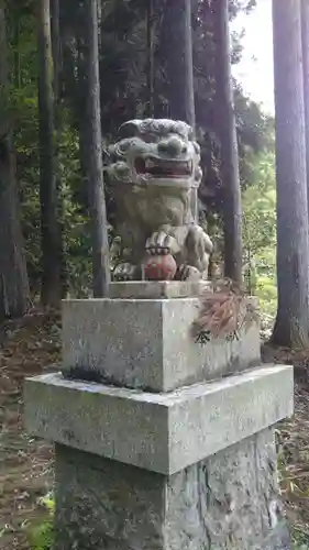 十殿神社の狛犬