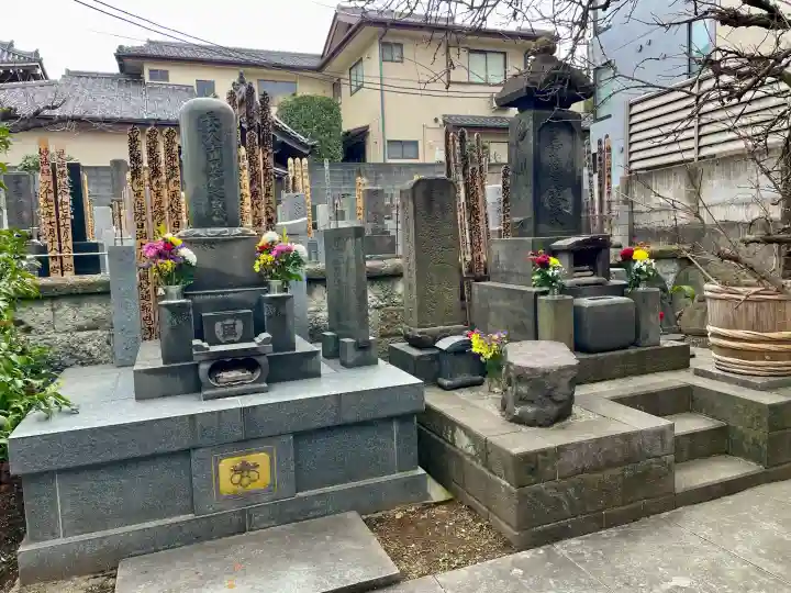 長久寺の{uncategorized: "未分類", other: "その他", undefined: "問題あり", building: "その他建物", grave: "お墓", sacred_gate: "鳥居", guardian: "狛犬", statue: "像", buddha: "仏像", history: "歴史", nature: "自然", garden: "庭園", animal: "動物", pagoda: "塔", temizu: "手水舎", mountain_gate: "山門・神門", sanctuary: "本殿・本堂", subordinate: "末社・摂社", art: "芸術", scenery: "景色", jizo: "地蔵", ema: "絵馬", goshuin: "御朱印", omikuji: "おみくじ", items: "授与品その他", amulet: "お守り", goshuincho: "御朱印帳", eats: "食事", festival: "お祭り", votive_dance: "神楽", shichigosan: "七五三参", wedding: "結婚式", experience: "体験その他", initially: "初詣", around: "周辺", anti_infection: "感染症対策"}
