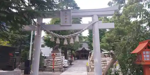 草加神社の鳥居