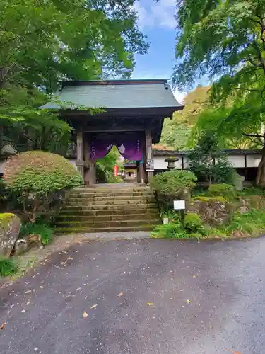 乾徳寺の山門