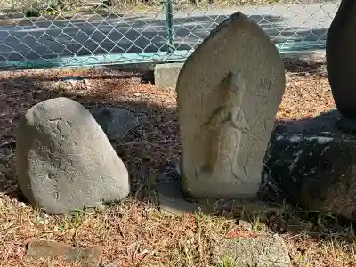 諏訪神社の{uncategorized: "未分類", other: "その他", undefined: "問題あり", building: "その他建物", grave: "お墓", sacred_gate: "鳥居", guardian: "狛犬", statue: "像", buddha: "仏像", history: "歴史", nature: "自然", garden: "庭園", animal: "動物", pagoda: "塔", temizu: "手水舎", mountain_gate: "山門・神門", sanctuary: "本殿・本堂", subordinate: "末社・摂社", art: "芸術", scenery: "景色", jizo: "地蔵", ema: "絵馬", goshuin: "御朱印", omikuji: "おみくじ", items: "授与品その他", amulet: "お守り", goshuincho: "御朱印帳", eats: "食事", festival: "お祭り", votive_dance: "神楽", shichigosan: "七五三参", wedding: "結婚式", experience: "体験その他", initially: "初詣", around: "周辺", anti_infection: "感染症対策"}