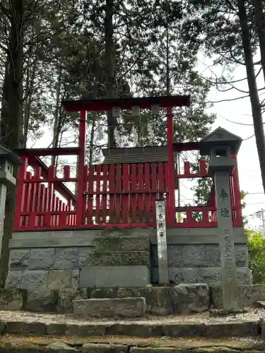 荷機稲荷神社の{uncategorized: "未分類", other: "その他", undefined: "問題あり", building: "その他建物", grave: "お墓", sacred_gate: "鳥居", guardian: "狛犬", statue: "像", buddha: "仏像", history: "歴史", nature: "自然", garden: "庭園", animal: "動物", pagoda: "塔", temizu: "手水舎", mountain_gate: "山門・神門", sanctuary: "本殿・本堂", subordinate: "末社・摂社", art: "芸術", scenery: "景色", jizo: "地蔵", ema: "絵馬", goshuin: "御朱印", omikuji: "おみくじ", items: "授与品その他", amulet: "お守り", goshuincho: "御朱印帳", eats: "食事", festival: "お祭り", votive_dance: "神楽", shichigosan: "七五三参", wedding: "結婚式", experience: "体験その他", initially: "初詣", around: "周辺", anti_infection: "感染症対策"}