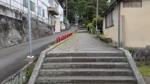 八幡朝見神社の景色