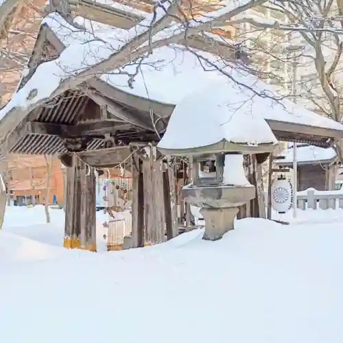 彌彦神社　(伊夜日子神社)の手水舎