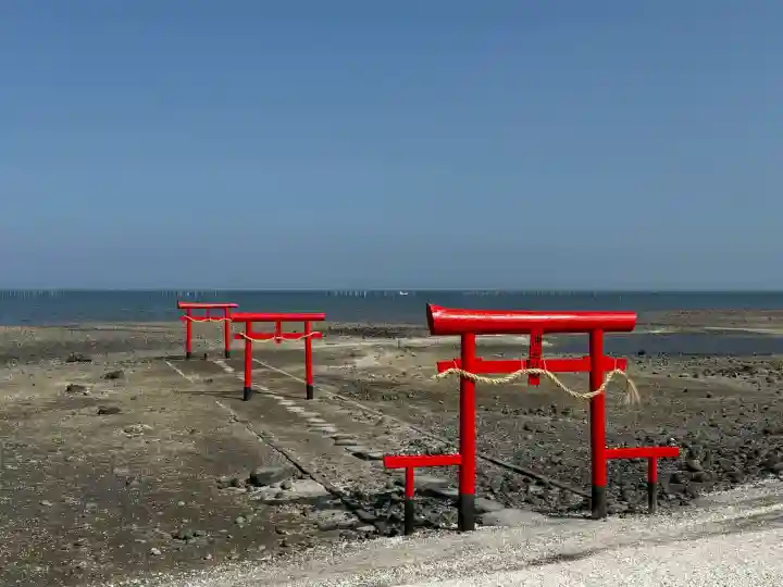 大魚神社の{uncategorized: "未分類", other: "その他", undefined: "問題あり", building: "その他建物", grave: "お墓", sacred_gate: "鳥居", guardian: "狛犬", statue: "像", buddha: "仏像", history: "歴史", nature: "自然", garden: "庭園", animal: "動物", pagoda: "塔", temizu: "手水舎", mountain_gate: "山門・神門", sanctuary: "本殿・本堂", subordinate: "末社・摂社", art: "芸術", scenery: "景色", jizo: "地蔵", ema: "絵馬", goshuin: "御朱印", omikuji: "おみくじ", items: "授与品その他", amulet: "お守り", goshuincho: "御朱印帳", eats: "食事", festival: "お祭り", votive_dance: "神楽", shichigosan: "七五三参", wedding: "結婚式", experience: "体験その他", initially: "初詣", around: "周辺", anti_infection: "感染症対策"}