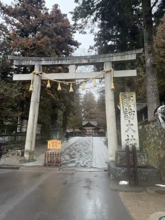 諏訪大社下社春宮の{uncategorized: "未分類", other: "その他", undefined: "問題あり", building: "その他建物", grave: "お墓", sacred_gate: "鳥居", guardian: "狛犬", statue: "像", buddha: "仏像", history: "歴史", nature: "自然", garden: "庭園", animal: "動物", pagoda: "塔", temizu: "手水舎", mountain_gate: "山門・神門", sanctuary: "本殿・本堂", subordinate: "末社・摂社", art: "芸術", scenery: "景色", jizo: "地蔵", ema: "絵馬", goshuin: "御朱印", omikuji: "おみくじ", items: "授与品その他", amulet: "お守り", goshuincho: "御朱印帳", eats: "食事", festival: "お祭り", votive_dance: "神楽", shichigosan: "七五三参", wedding: "結婚式", experience: "体験その他", initially: "初詣", around: "周辺", anti_infection: "感染症対策"}