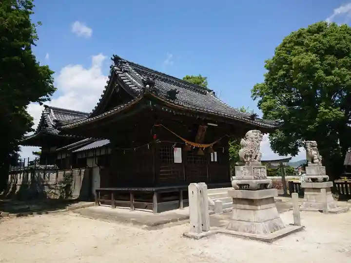 萱園八幡宮の本殿・本堂