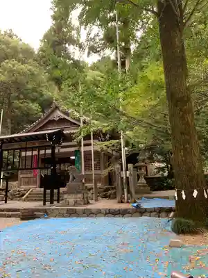 賀毛神社の本殿・本堂