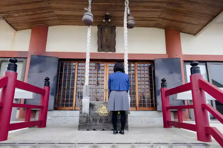 御嶽三吉神社の本殿・本堂