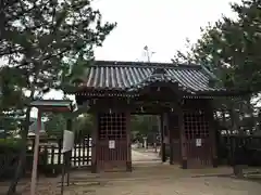 石清水神社の山門