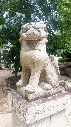 由加神社（和気由加神社）の狛犬