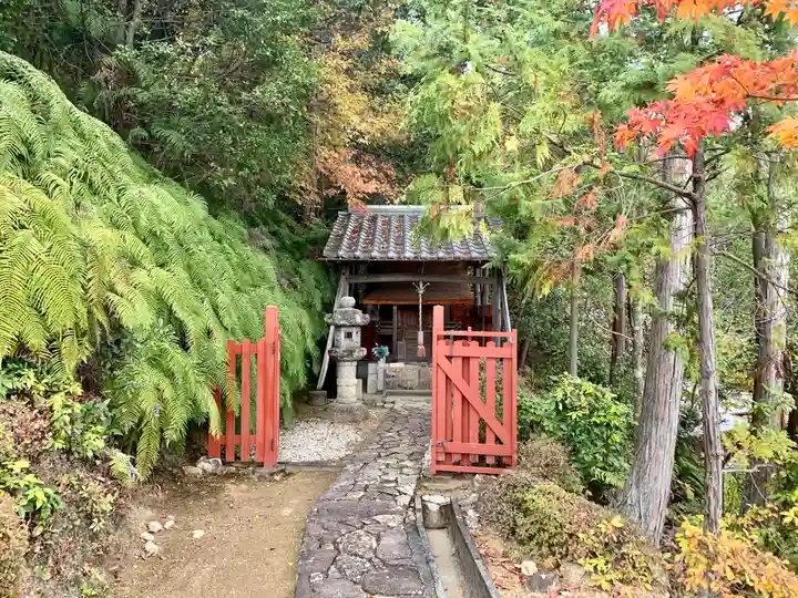 西寿寺の末社・摂社