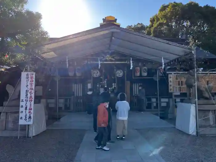 三社神社の本殿