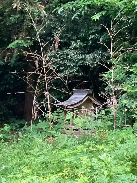 豊田温泉神社の{uncategorized: "未分類", other: "その他", undefined: "問題あり", building: "その他建物", grave: "お墓", sacred_gate: "鳥居", guardian: "狛犬", statue: "像", buddha: "仏像", history: "歴史", nature: "自然", garden: "庭園", animal: "動物", pagoda: "塔", temizu: "手水舎", mountain_gate: "山門・神門", sanctuary: "本殿・本堂", subordinate: "末社・摂社", art: "芸術", scenery: "景色", jizo: "地蔵", ema: "絵馬", goshuin: "御朱印", omikuji: "おみくじ", items: "授与品その他", amulet: "お守り", goshuincho: "御朱印帳", eats: "食事", festival: "お祭り", votive_dance: "神楽", shichigosan: "七五三参", wedding: "結婚式", experience: "体験その他", initially: "初詣", around: "周辺", anti_infection: "感染症対策"}
