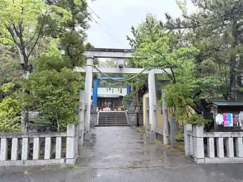小名浜諏訪神社 ～海の鎮守様～の{uncategorized: "未分類", other: "その他", undefined: "問題あり", building: "その他建物", grave: "お墓", sacred_gate: "鳥居", guardian: "狛犬", statue: "像", buddha: "仏像", history: "歴史", nature: "自然", garden: "庭園", animal: "動物", pagoda: "塔", temizu: "手水舎", mountain_gate: "山門・神門", sanctuary: "本殿・本堂", subordinate: "末社・摂社", art: "芸術", scenery: "景色", jizo: "地蔵", ema: "絵馬", goshuin: "御朱印", omikuji: "おみくじ", items: "授与品その他", amulet: "お守り", goshuincho: "御朱印帳", eats: "食事", festival: "お祭り", votive_dance: "神楽", shichigosan: "七五三参", wedding: "結婚式", experience: "体験その他", initially: "初詣", around: "周辺", anti_infection: "感染症対策"}