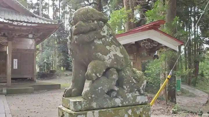 日月神社の狛犬