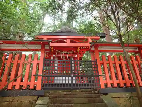 夜支布山口神社の本殿