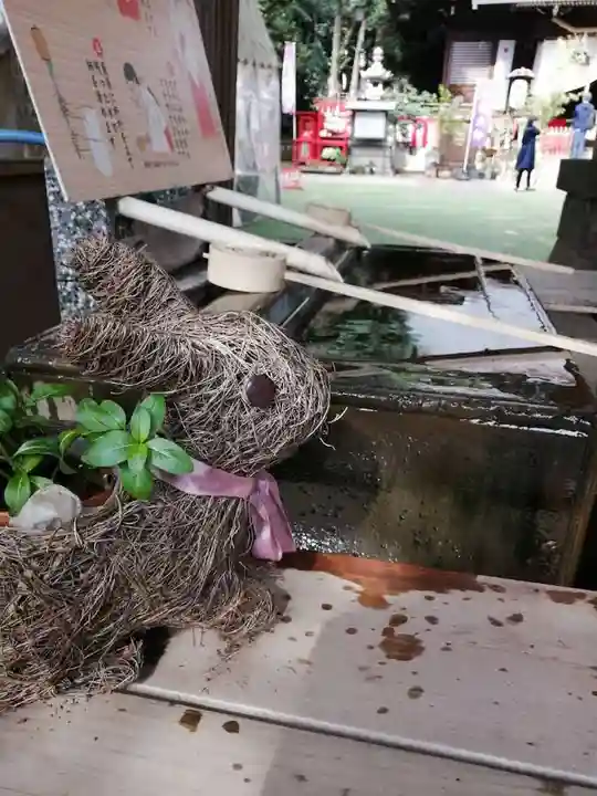 太子堂八幡神社の手水舎