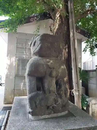 穏田神社の狛犬