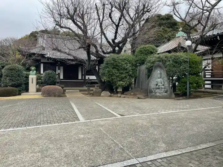 與楽寺の{uncategorized: "未分類", other: "その他", undefined: "問題あり", building: "その他建物", grave: "お墓", sacred_gate: "鳥居", guardian: "狛犬", statue: "像", buddha: "仏像", history: "歴史", nature: "自然", garden: "庭園", animal: "動物", pagoda: "塔", temizu: "手水舎", mountain_gate: "山門・神門", sanctuary: "本殿・本堂", subordinate: "末社・摂社", art: "芸術", scenery: "景色", jizo: "地蔵", ema: "絵馬", goshuin: "御朱印", omikuji: "おみくじ", items: "授与品その他", amulet: "お守り", goshuincho: "御朱印帳", eats: "食事", festival: "お祭り", votive_dance: "神楽", shichigosan: "七五三参", wedding: "結婚式", experience: "体験その他", initially: "初詣", around: "周辺", anti_infection: "感染症対策"}