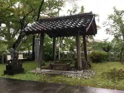 鶴岡護国神社の手水舎