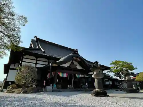 法長寺の本殿・本堂