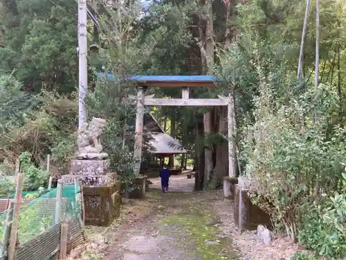 三社神社の鳥居