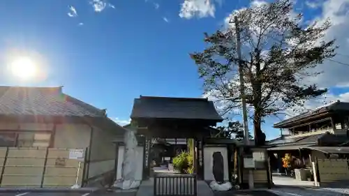 西善寺の山門