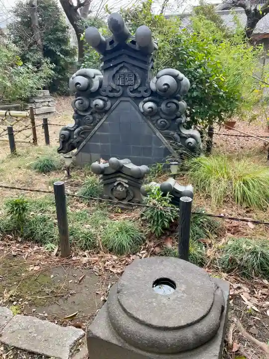 臨江寺の{uncategorized: "未分類", other: "その他", undefined: "問題あり", building: "その他建物", grave: "お墓", sacred_gate: "鳥居", guardian: "狛犬", statue: "像", buddha: "仏像", history: "歴史", nature: "自然", garden: "庭園", animal: "動物", pagoda: "塔", temizu: "手水舎", mountain_gate: "山門・神門", sanctuary: "本殿・本堂", subordinate: "末社・摂社", art: "芸術", scenery: "景色", jizo: "地蔵", ema: "絵馬", goshuin: "御朱印", omikuji: "おみくじ", items: "授与品その他", amulet: "お守り", goshuincho: "御朱印帳", eats: "食事", festival: "お祭り", votive_dance: "神楽", shichigosan: "七五三参", wedding: "結婚式", experience: "体験その他", initially: "初詣", around: "周辺", anti_infection: "感染症対策"}