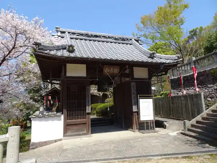 観音寺の山門・神門