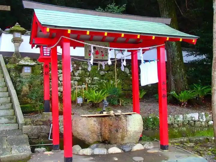 宇久井神社の手水舎