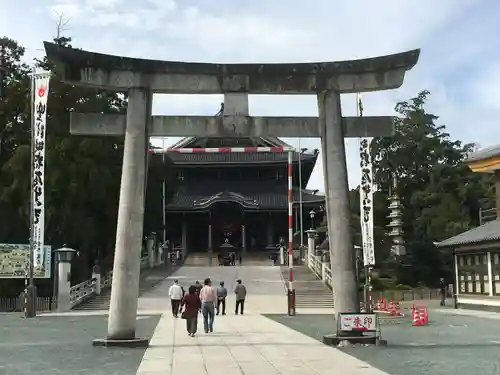 豊川閣　妙厳寺の鳥居