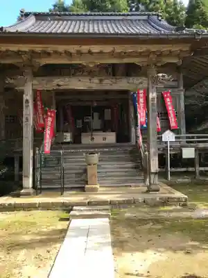 巖倉寺の本殿・本堂