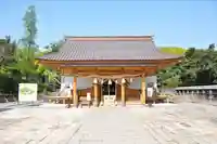 三柱神社の山門・神門