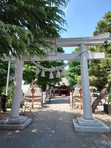 草加神社の鳥居