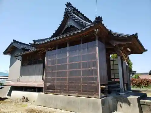 神明社の本殿