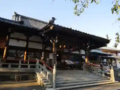 新井薬師(梅照院)の本殿・本堂