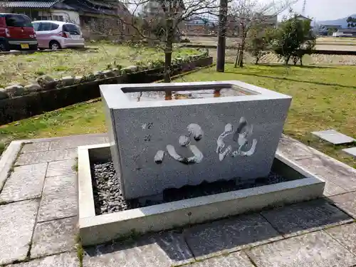 神明宮の手水舎