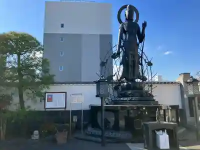 重願寺の{uncategorized: "未分類", other: "その他", undefined: "問題あり", building: "その他建物", grave: "お墓", sacred_gate: "鳥居", guardian: "狛犬", statue: "像", buddha: "仏像", history: "歴史", nature: "自然", garden: "庭園", animal: "動物", pagoda: "塔", temizu: "手水舎", mountain_gate: "山門・神門", sanctuary: "本殿・本堂", subordinate: "末社・摂社", art: "芸術", scenery: "景色", jizo: "地蔵", ema: "絵馬", goshuin: "御朱印", omikuji: "おみくじ", items: "授与品その他", amulet: "お守り", goshuincho: "御朱印帳", eats: "食事", festival: "お祭り", votive_dance: "神楽", shichigosan: "七五三参", wedding: "結婚式", experience: "体験その他", initially: "初詣", around: "周辺", anti_infection: "感染症対策"}