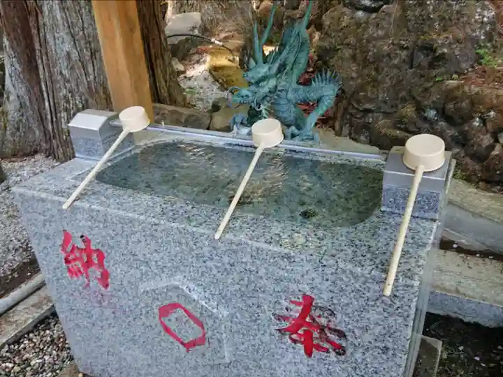 中之嶽神社の手水舎