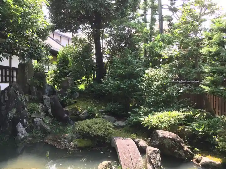 大通寺(長浜御坊)の庭園