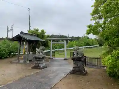 神明神社の狛犬