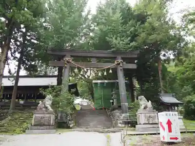 諏訪大社上社前宮の鳥居