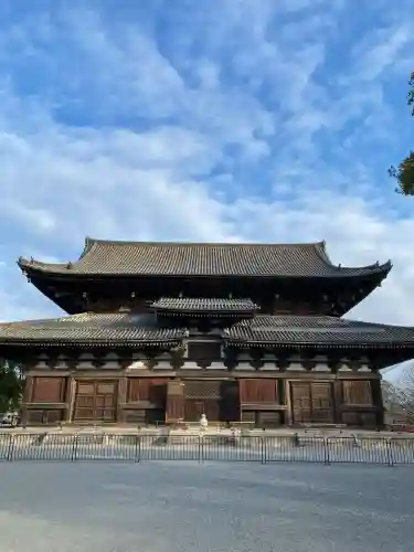 東寺（教王護国寺）の{uncategorized: "未分類", other: "その他", undefined: "問題あり", building: "その他建物", grave: "お墓", sacred_gate: "鳥居", guardian: "狛犬", statue: "像", buddha: "仏像", history: "歴史", nature: "自然", garden: "庭園", animal: "動物", pagoda: "塔", temizu: "手水舎", mountain_gate: "山門・神門", sanctuary: "本殿・本堂", subordinate: "末社・摂社", art: "芸術", scenery: "景色", jizo: "地蔵", ema: "絵馬", goshuin: "御朱印", omikuji: "おみくじ", items: "授与品その他", amulet: "お守り", goshuincho: "御朱印帳", eats: "食事", festival: "お祭り", votive_dance: "神楽", shichigosan: "七五三参", wedding: "結婚式", experience: "体験その他", initially: "初詣", around: "周辺", anti_infection: "感染症対策"}