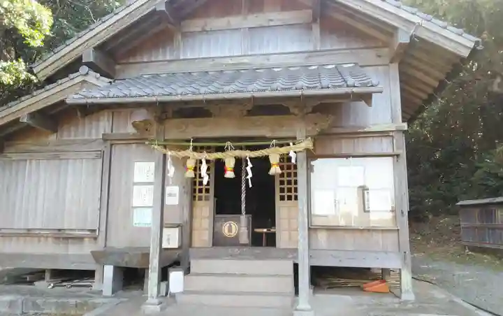 楯崎神社の本殿・本堂