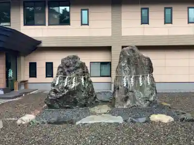富良野神社の{uncategorized: "未分類", other: "その他", undefined: "問題あり", building: "その他建物", grave: "お墓", sacred_gate: "鳥居", guardian: "狛犬", statue: "像", buddha: "仏像", history: "歴史", nature: "自然", garden: "庭園", animal: "動物", pagoda: "塔", temizu: "手水舎", mountain_gate: "山門・神門", sanctuary: "本殿・本堂", subordinate: "末社・摂社", art: "芸術", scenery: "景色", jizo: "地蔵", ema: "絵馬", goshuin: "御朱印", omikuji: "おみくじ", items: "授与品その他", amulet: "お守り", goshuincho: "御朱印帳", eats: "食事", festival: "お祭り", votive_dance: "神楽", shichigosan: "七五三参", wedding: "結婚式", experience: "体験その他", initially: "初詣", around: "周辺", anti_infection: "感染症対策"}